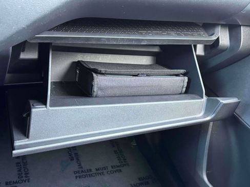 Used 2023 Nissan Pathfinder SL w/ Black Appearance Package image 28