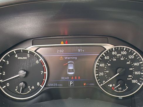 Used 2023 Nissan Altima 2.0 SR FWD image 10