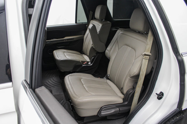Used 2020 Ford Expedition Limited w/ Special Edition Package AWD/4WD image 19