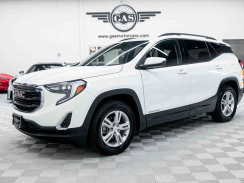 Used 2019 GMC Terrain SLE w/ Driver Convenience Package AWD/4WD image 3