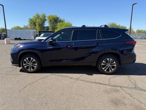 Used 2021 Toyota Highlander XLE FWD image 8