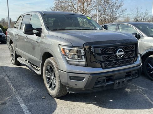 Used 2024 Nissan Titan SV image 1