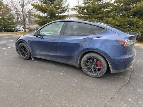 Used 2022 Tesla Model Y Performance image 4