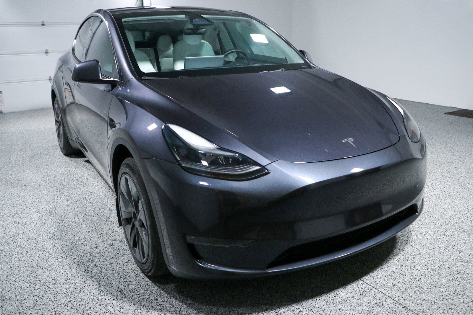 Used 2024 Tesla Model Y Long Range RWD image 5