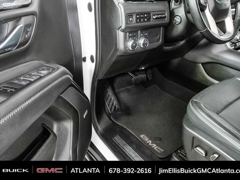 Used 2023 GMC Yukon Denali AWD/4WD image 8