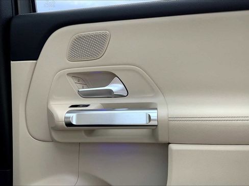 Certified 2025 Mercedes-Benz GLB 250 4MATIC image 23