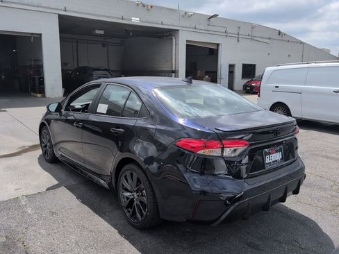 Used 2026 Toyota Corolla SE image 3