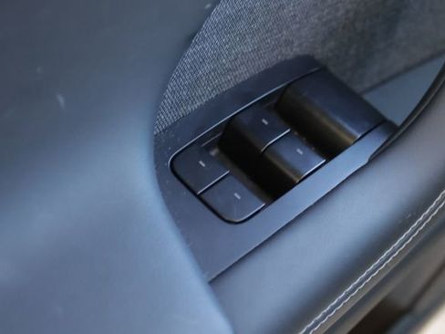 Used 2023 Tesla Model X Plaid image 20