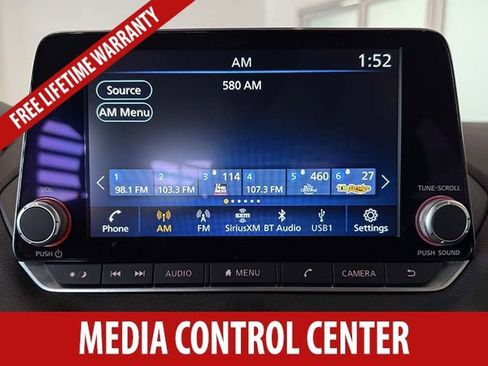 Used 2024 Nissan Sentra SV FWD image 11