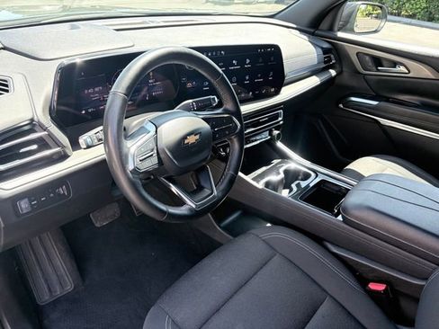 Used 2024 Chevrolet Traverse LT AWD/4WD image 7