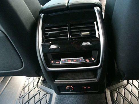 Used 2025 BMW X5 xDrive40i w/ Executive Package image 81