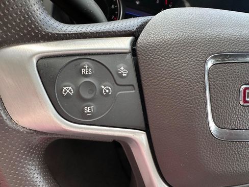Used 2021 GMC Acadia SLE w/ Driver Convenience Package FWD image 13