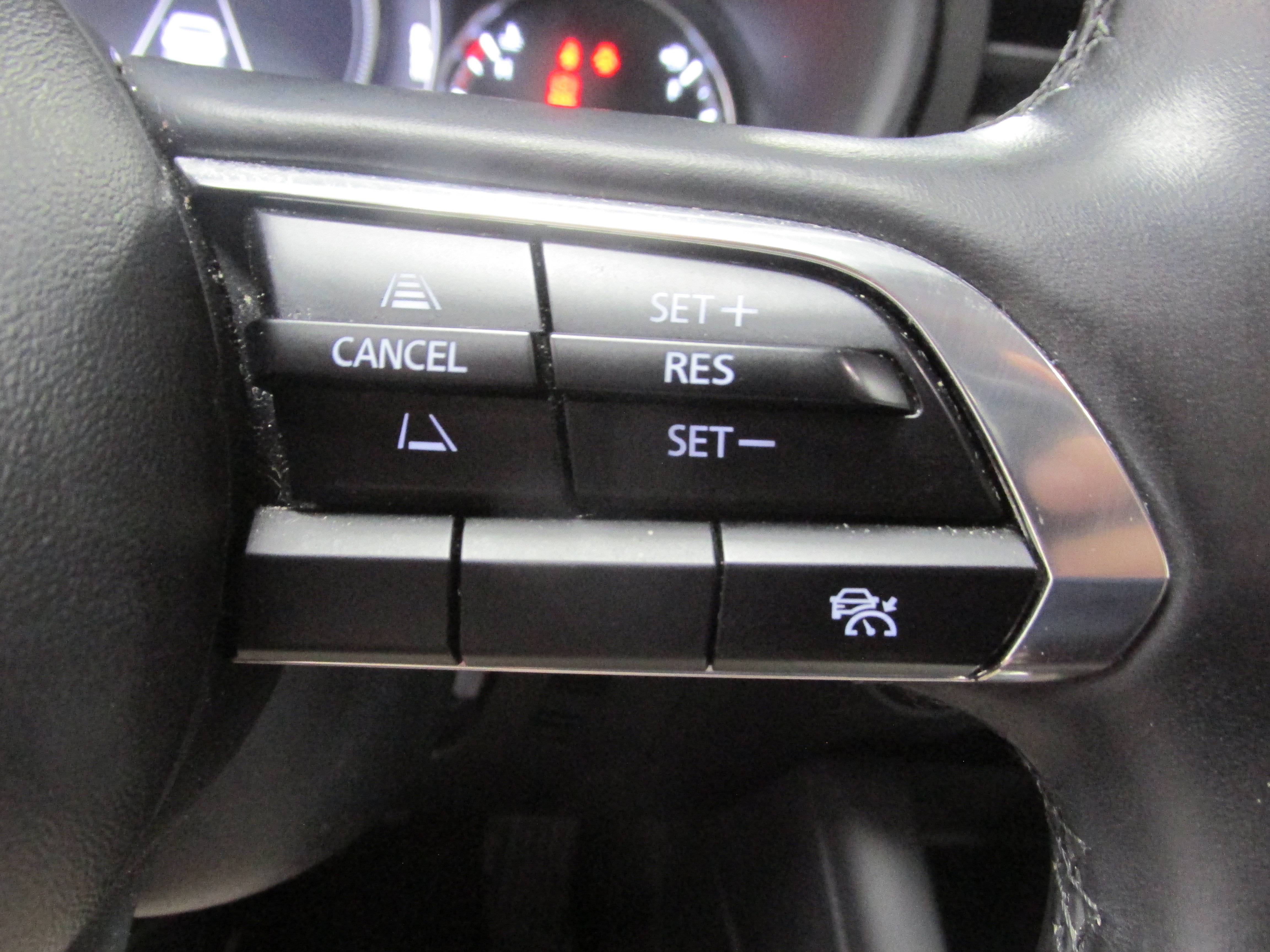 Used 2024 MAZDA MAZDA3 s FWD image 30