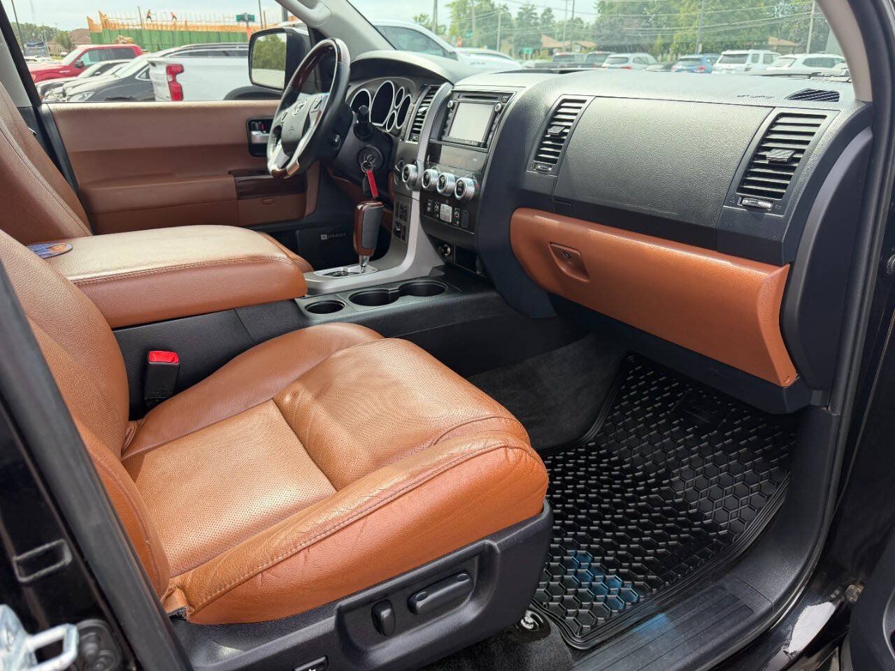 Used 2016 Toyota Sequoia Platinum AWD/4WD image 19
