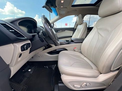 Used 2019 Lincoln Nautilus Reserve image 16