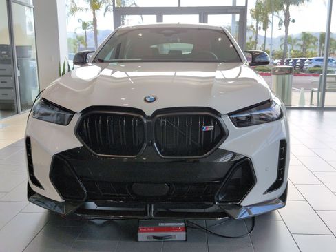 Used 2026 BMW X6 M60i w/ Dynamic Handling Package image 3