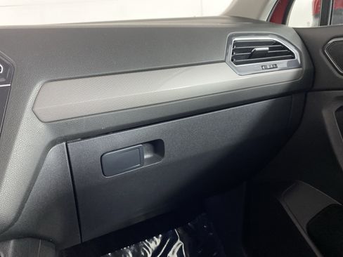 Used 2022 Volkswagen Tiguan SE image 31