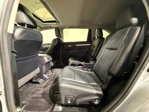 Used 2016 Toyota Highlander XLE AWD/4WD image 20