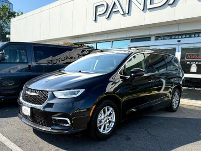 Used 2022 Chrysler Pacifica Touring-L