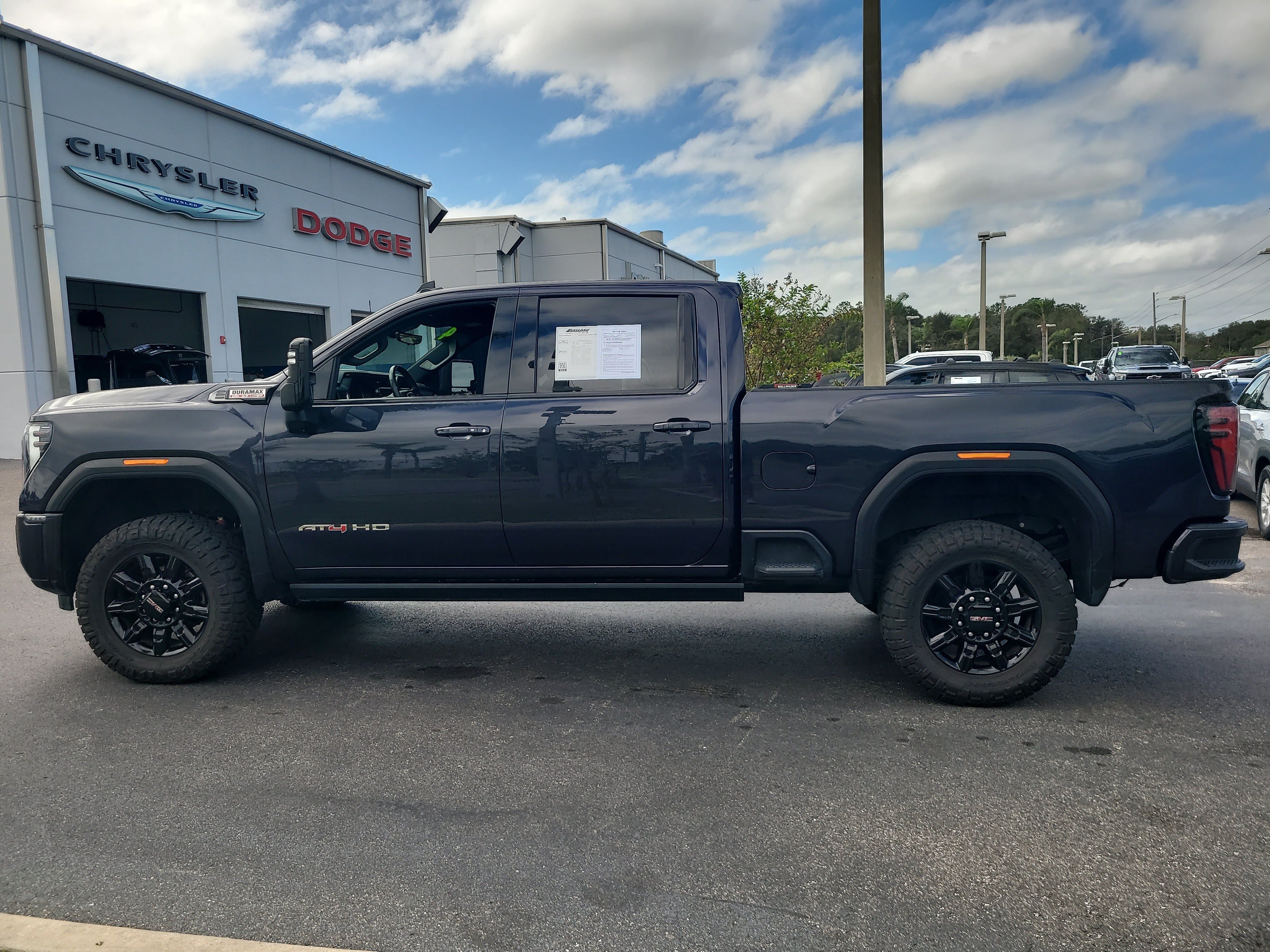 Used 2024 GMC Sierra 3500 AT4 w/ AT4 Premium Plus Package AWD/4WD image 7