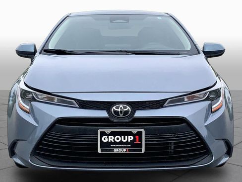Used 2025 Toyota Corolla LE FWD image 4