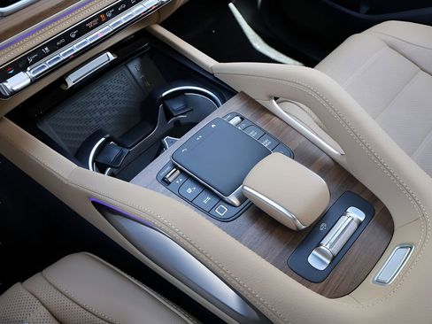 New 2026 Mercedes-Benz GLS 450 4MATIC image 27