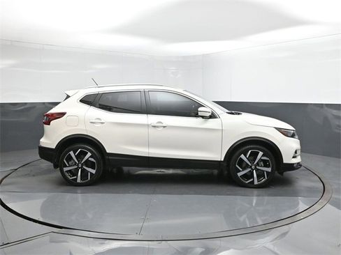 Certified 2022 Nissan Rogue Sport SL w/ Premium Package image 26