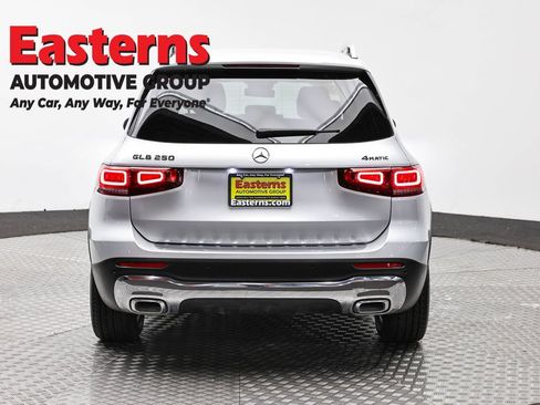Used 2022 Mercedes-Benz GLB 250 4MATIC w/ Premium Package Lite image 5