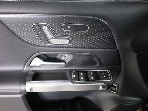 Certified 2025 Mercedes-Benz GLB 250 4MATIC image 10