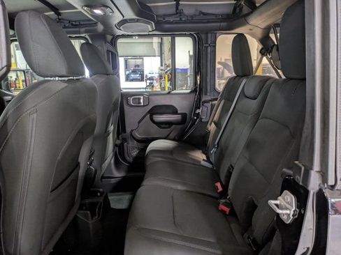 Used 2018 Jeep Wrangler Unlimited Sport S AWD/4WD image 13