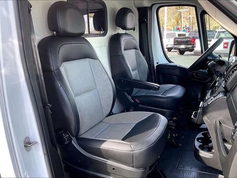 Used 2025 RAM ProMaster 2500 w/ Convenience Group FWD image 5