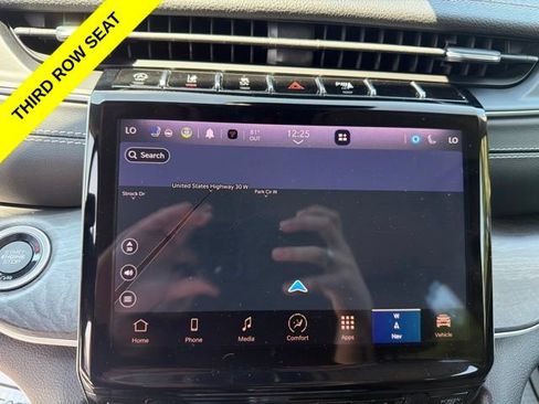 Used 2023 Jeep Grand Cherokee L Limited w/ Luxury Tech Group II AWD/4WD image 31