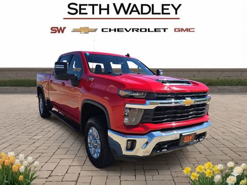 Used 2024 Chevrolet Silverado 2500 LT AWD/4WD image 1