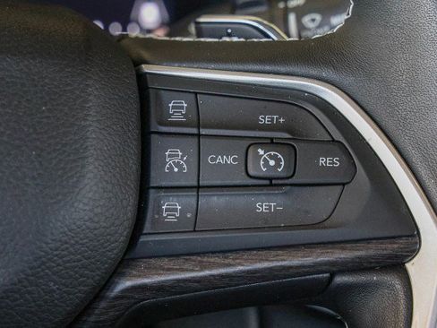 Used 2022 Jeep Grand Cherokee Limited RWD image 25
