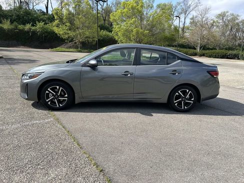 Used 2024 Nissan Sentra SV FWD image 4
