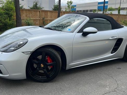 Used 2018 Porsche 718 Boxster RWD image 4