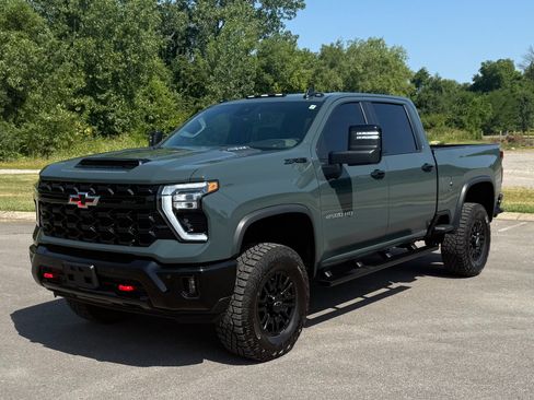 Used 2025 Chevrolet Silverado 2500 ZR2 w/ LPO, Dark Essentials Package AWD/4WD image 1
