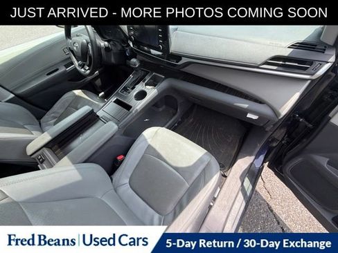 Used 2023 Toyota Sienna Limited AWD/4WD image 19