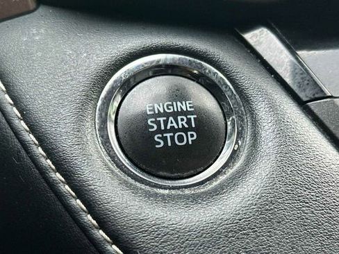 Used 2018 Toyota RAV4 Limited image 21