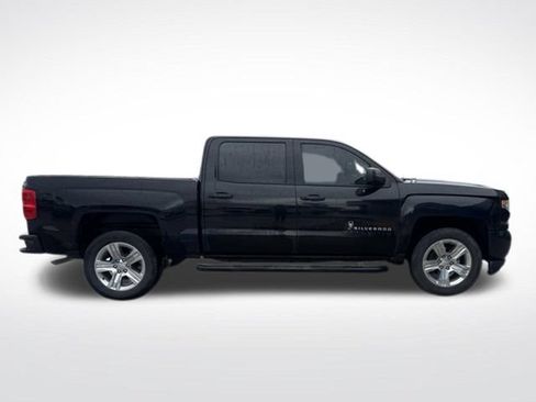 Used 2018 Chevrolet Silverado 1500 Custom w/ Custom Convenience Package RWD image 3