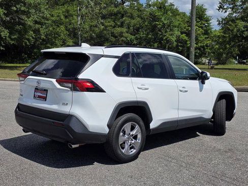 Certified 2022 Toyota RAV4 XLE w/ Convenience Package image 5