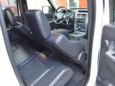 Used 2009 Jeep Liberty Limited w/ Premium Group AWD/4WD image 45
