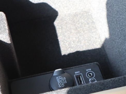 Used 2013 Jaguar XF RWD image 31