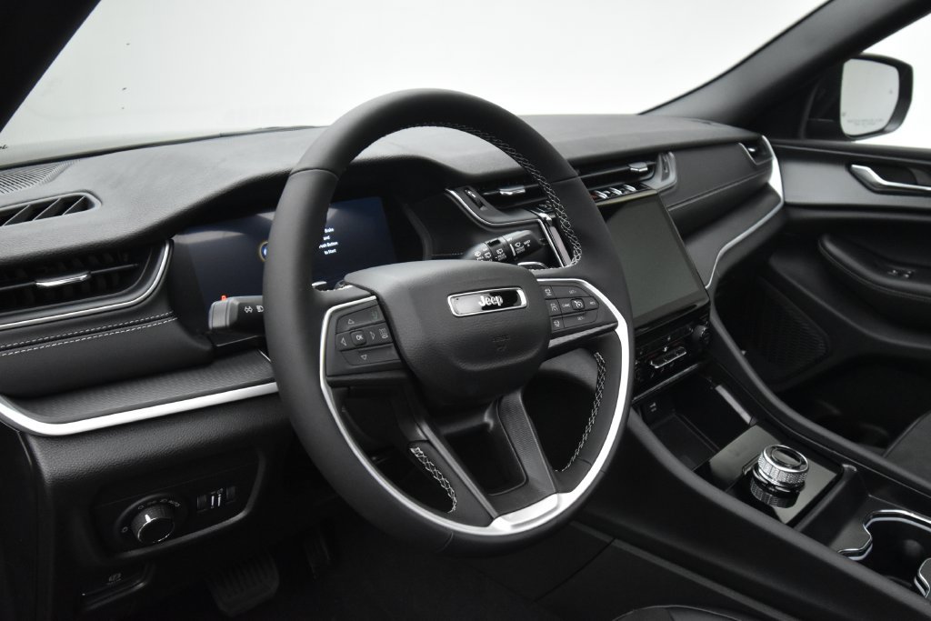 New 2027 Jeep Grand Cherokee Laredo X AWD/4WD image 32