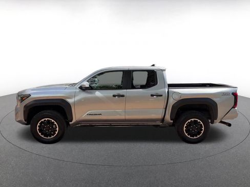 Used 2025 Toyota Tacoma TRD Off-Road image 9