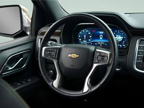 Used 2024 Chevrolet Suburban Premier image 67