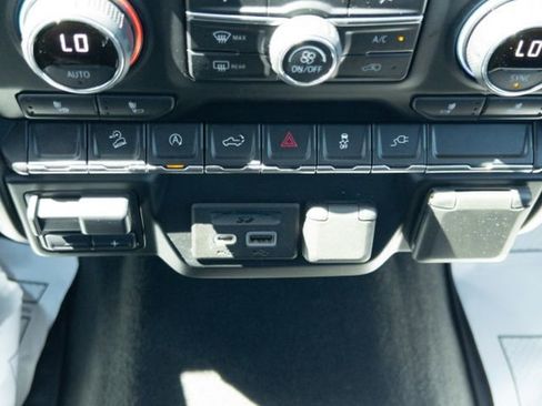 Used 2020 Chevrolet Silverado 1500 LT w/ All-Star Edition image 43