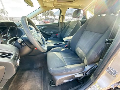 Used 2017 Ford Focus SEL image 22