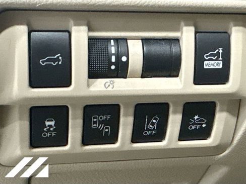 Used 2018 Subaru Outback 2.5i Limited AWD/4WD image 10
