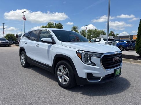 Used 2024 GMC Terrain SLE AWD/4WD image 7